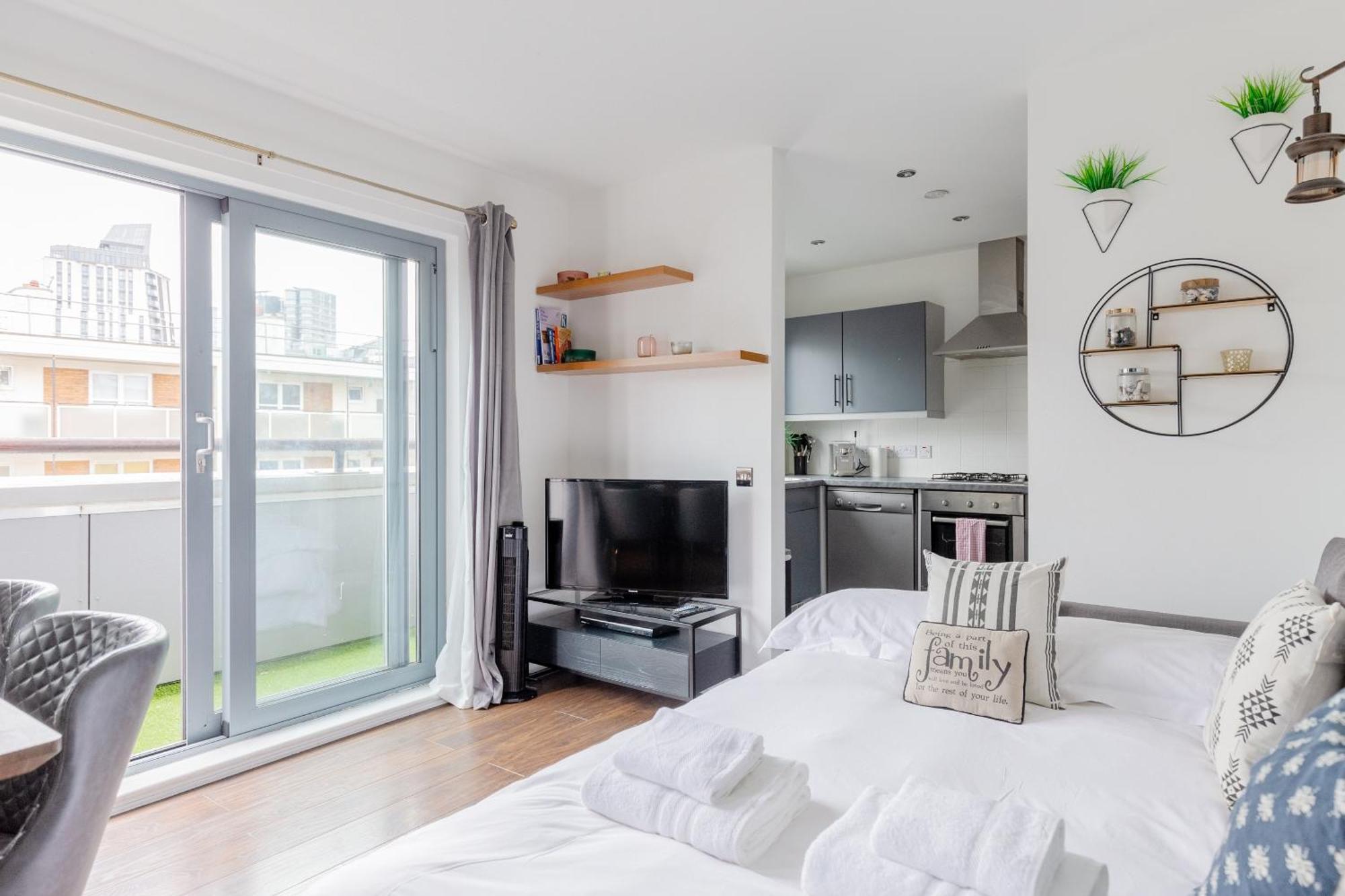 Apartment Bright 2 Bedroom Flat In Lambeth With Balcony